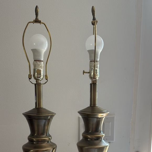 Stiffel Brass Table Lamps – Matching Pair – Classic Elegance - Picture 2 of 4
